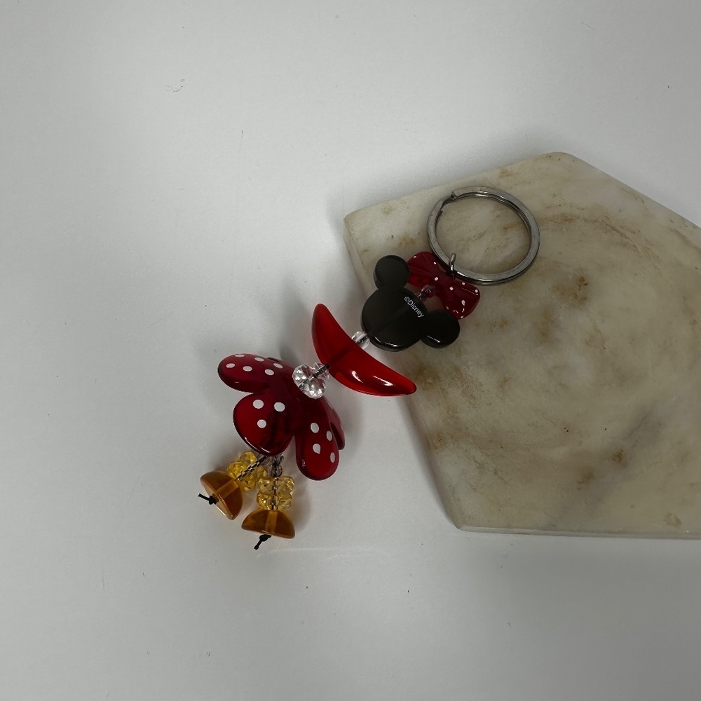 Vintage Disney Minnie Mouse keychain w/beaaded design silver tone keyring